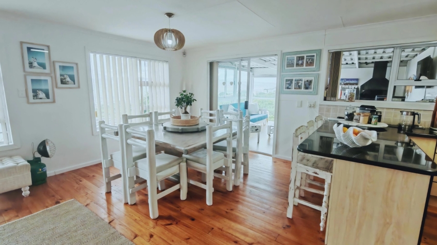 5 Bedroom Property for Sale in Reebok Western Cape